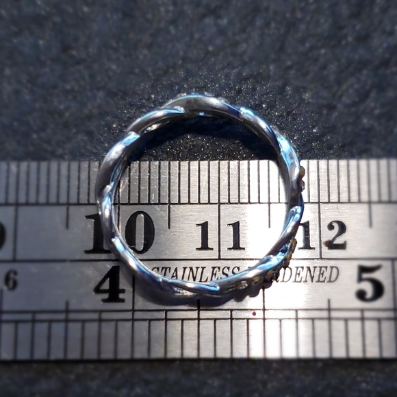 🆕 Sterling & Diamond Crystal Twist Ring 🆕 - Picture 9 of 9